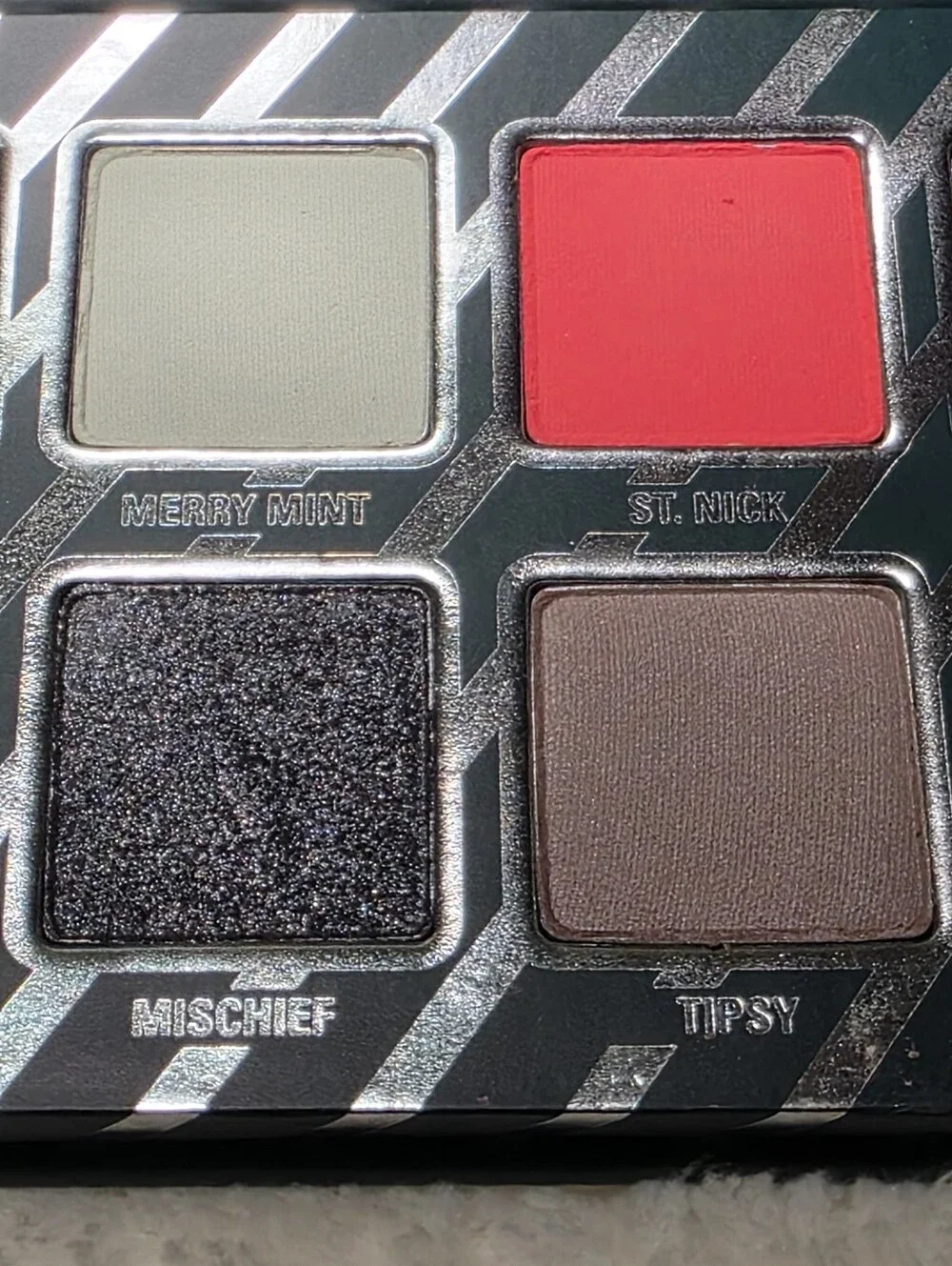KYLIE COSMETICS DISCONTINUED CHRISTMAS COLLECTION EYESHADOW PALETTE—NAUGHTY—NIB